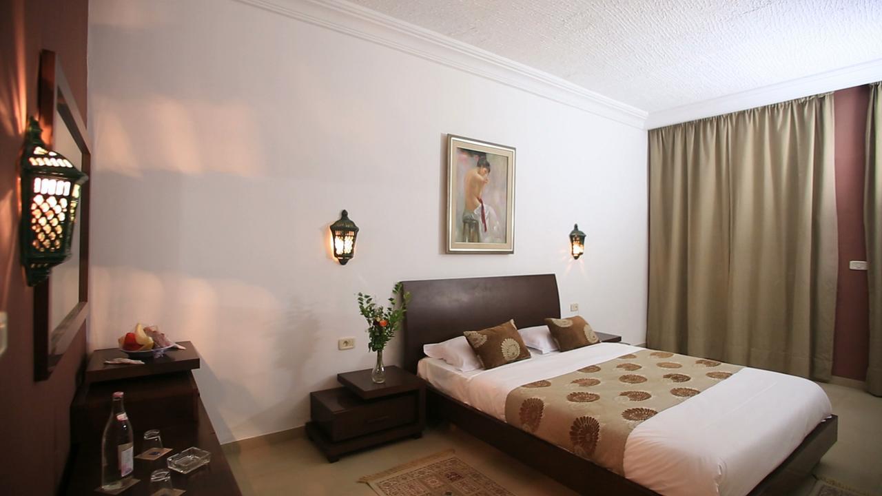 Hotel Les Palmiers Monastir Esterno foto